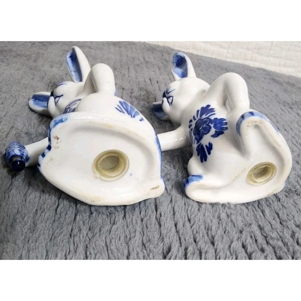 Vintage Bunny Rabit Salt And Pepper Shakers‎ Unmarked White Blue Ceramic